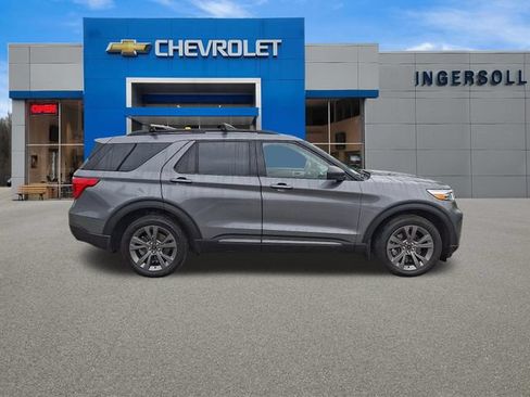 Used 2021 Ford Explorer XLT w/ Equipment Group 202A AWD/4WD image 27