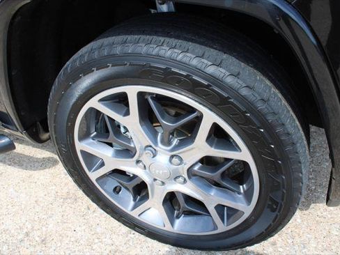 Certified 2019 Jeep Grand Cherokee Overland RWD image 15