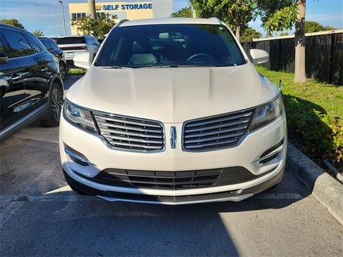 Used 2018 Lincoln MKC Premiere image 2