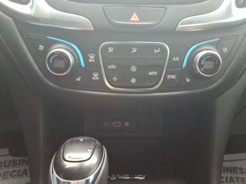 Used 2021 Chevrolet Equinox Premier image 18
