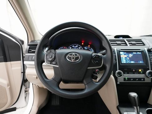 Used 2012 Toyota Camry LE image 4