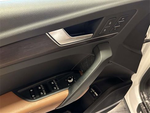 Used 2021 Audi Q5 e Premium Plus w/ Premium Plus Package image 21