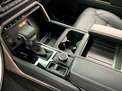 Used 2024 Toyota Tundra Limited image 17