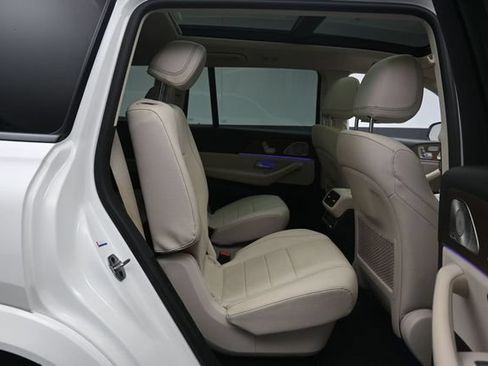 Used 2023 Mercedes-Benz GLS 450 4MATIC image 31