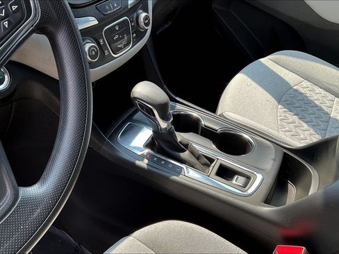 Used 2024 Chevrolet Equinox LS w/ LS Convenience Package FWD image 22