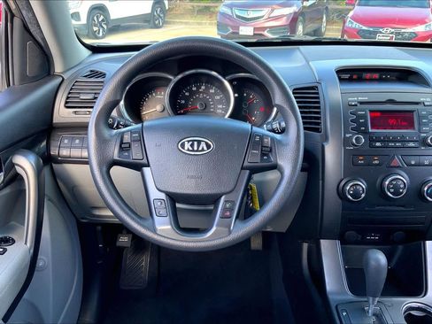 Used 2011 Kia Sorento LX image 5