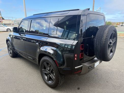 Used 2021 Land Rover Defender 110 X-Dynamic SE AWD/4WD image 4