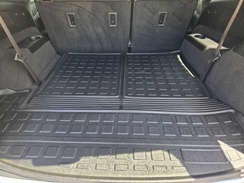 Used 2021 Cadillac XT6 Luxury w/ LPO, Floor Liner Package FWD image 35