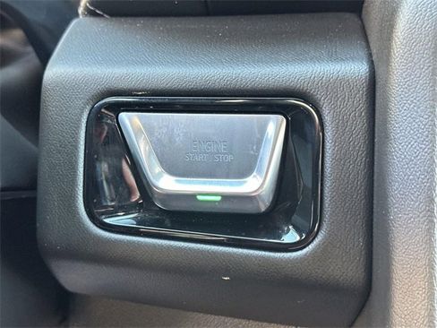 Used 2025 GMC Yukon Denali image 16