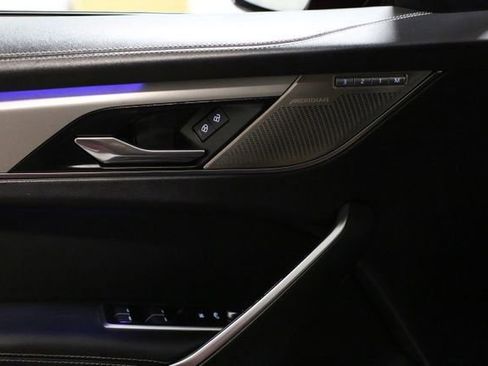 Used 2024 Jaguar F-PACE R-Dynamic S image 12