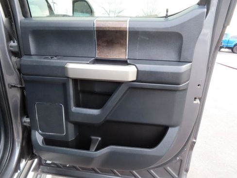 Used 2022 Ford F250 Lariat w/ Chrome Package image 49