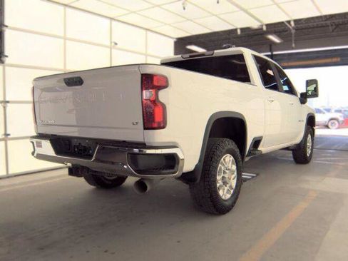 Used 2024 Chevrolet Silverado 2500 LT AWD/4WD image 3