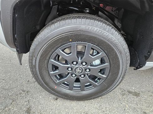 New 2025 Toyota 4Runner SR5 image 9