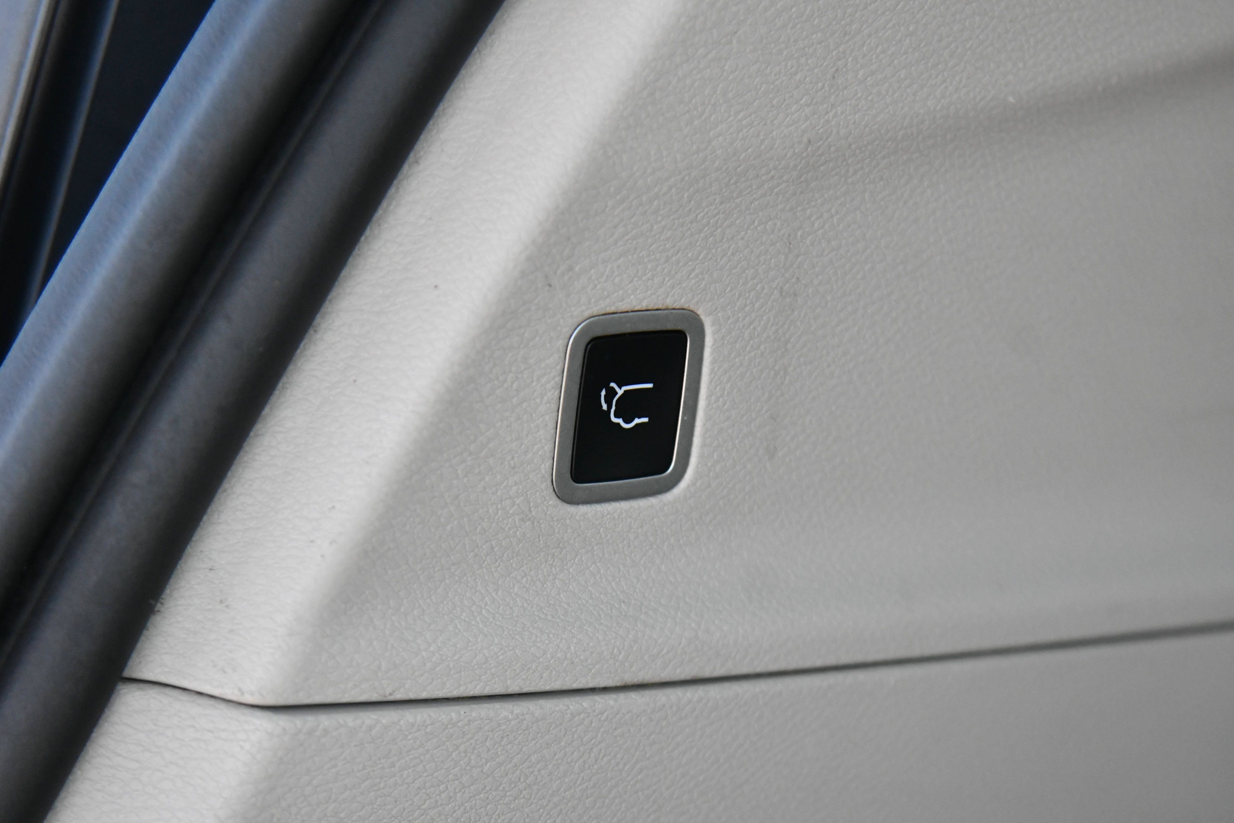 Used 2023 Chrysler Voyager LX FWD image 42