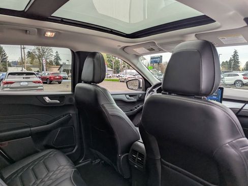 Used 2024 Ford Escape SE w/ PHEV Premium Package image 38