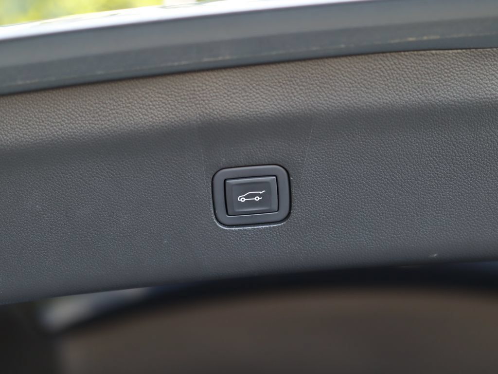 Used 2023 Buick Enclave Essence w/ Sport Touring Edition FWD image 28