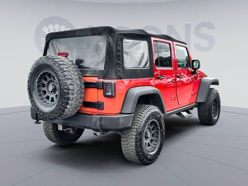 Used 2016 Jeep Wrangler Unlimited Rubicon w/ Connectivity Group image 7