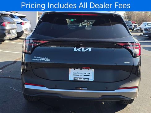 New 2026 Kia Sportage LX FWD image 4