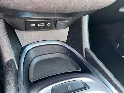 Used 2022 Chevrolet Malibu LT FWD image 31