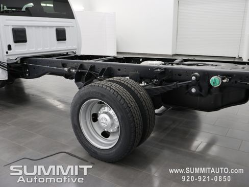 New 2026 RAM 5500 Tradesman w/ Chrome Appearance Group AWD/4WD image 26