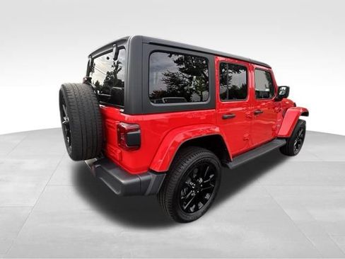 Used 2023 Jeep Wrangler Unlimited Sahara w/ Cold Weather Group AWD/4WD image 8