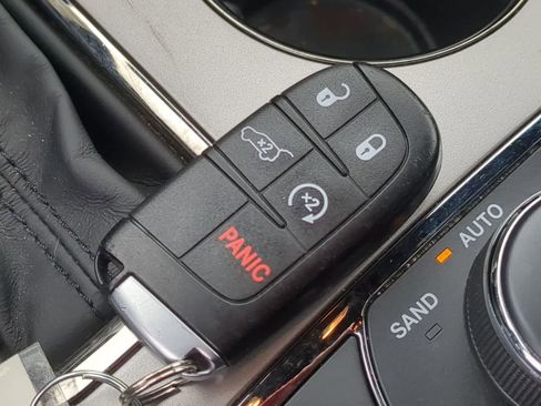 Used 2018 Jeep Grand Cherokee High Altitude image 32