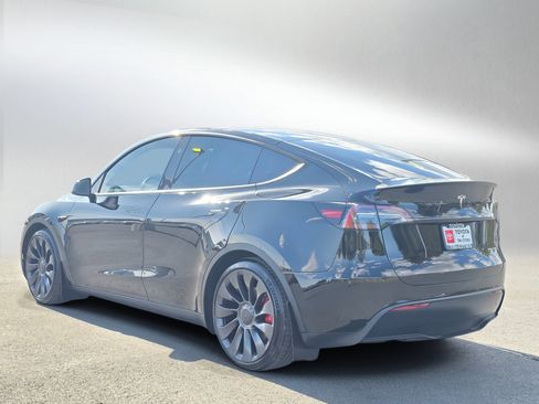 Used 2023 Tesla Model Y Performance AWD/4WD image 3