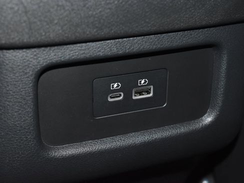 Certified 2025 Nissan Pathfinder SV image 19