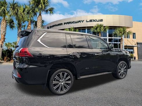 Used 2019 Lexus LX 570 4WD image 2