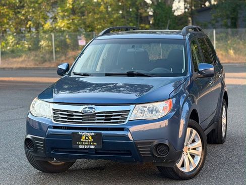 Used 2012 Subaru Forester 2.5X Premium AWD/4WD image 1