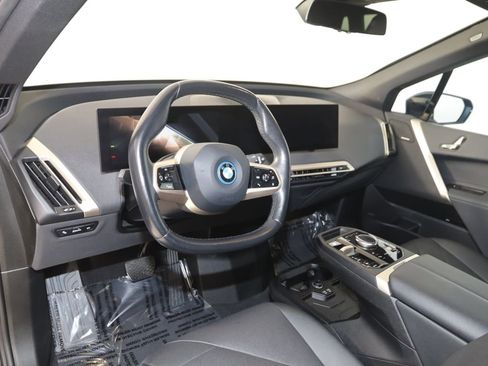 Used 2023 BMW iX xDrive50 w/ Sport Package AWD/4WD image 28