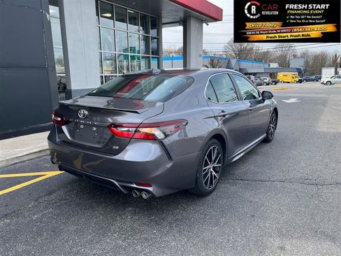 Used 2023 Toyota Camry SE image 8