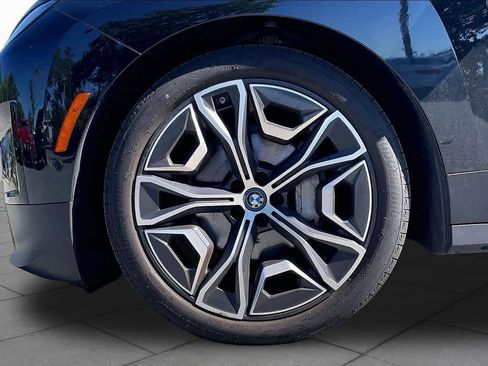Used 2022 BMW iX xDrive50 w/ Premium Package AWD/4WD image 10