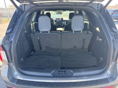 Used 2025 Ford Explorer ST-Line image 5