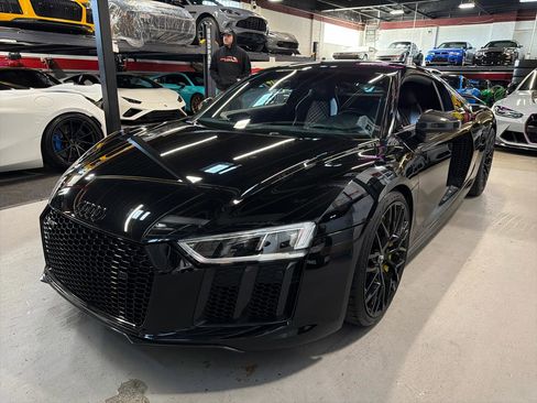 Used 2017 Audi R8 V10 plus image 11