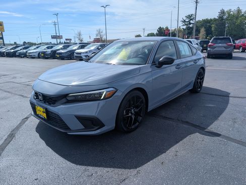 Used 2023 Honda Civic Sport image 4