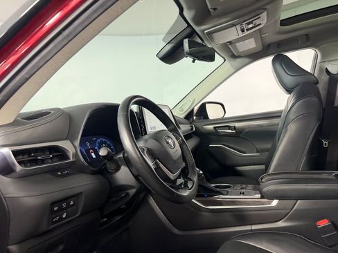 Used 2023 Toyota Highlander Platinum FWD image 20