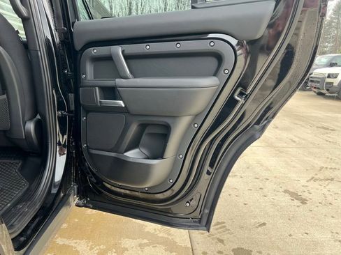 New 2025 Land Rover Defender 110 V8 image 17