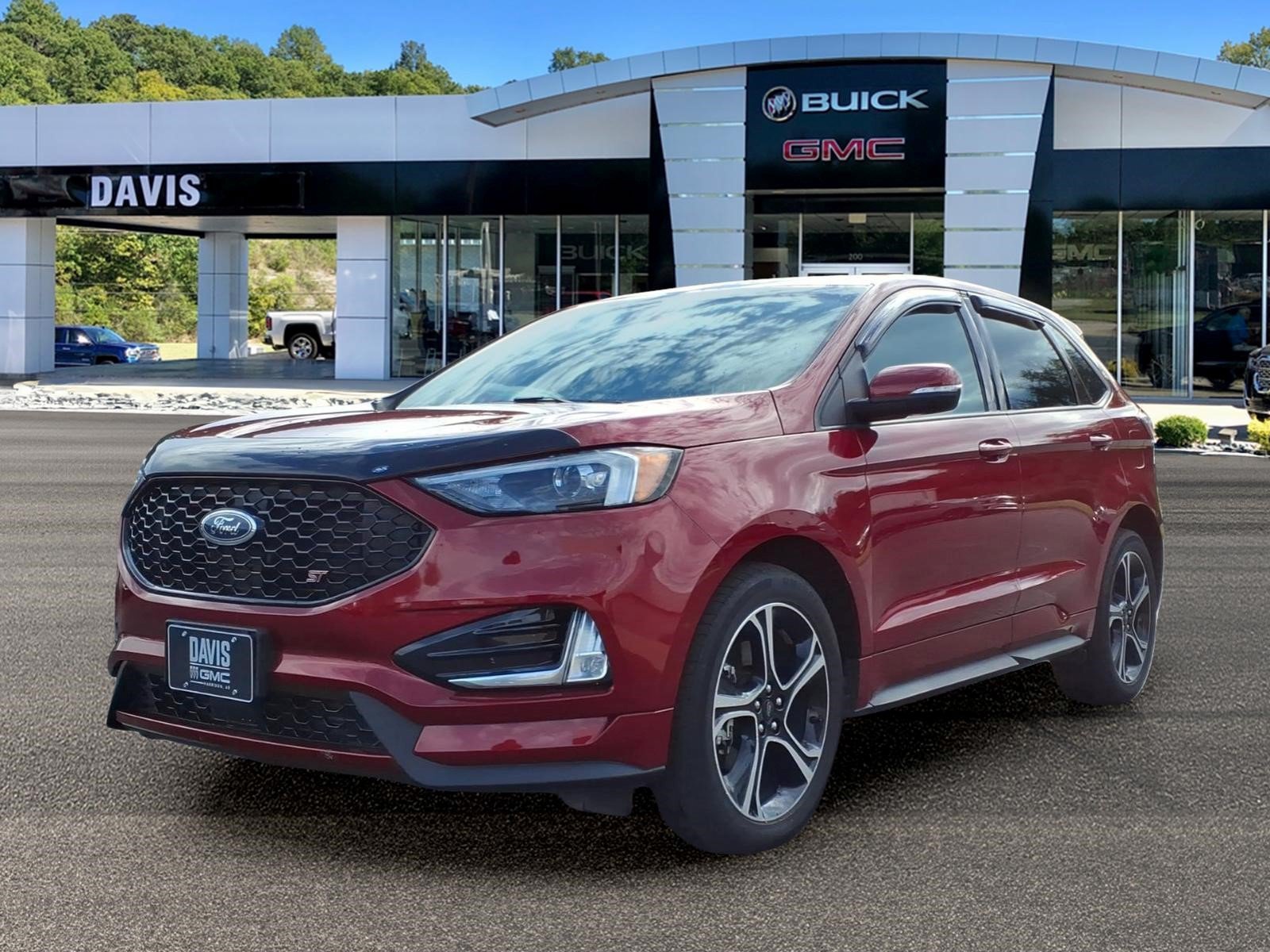 Used 2019 Ford Edge ST w/ Cold Weather Package AWD/4WD image 3