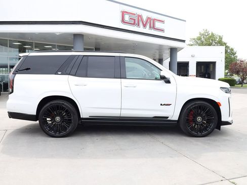 Used 2023 Cadillac Escalade V AWD/4WD image 7