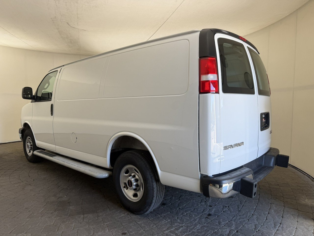 Used 2025 GMC Savana 2500 w/ Driver Convenience Package RWD image 5