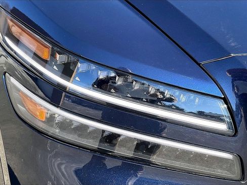 Used 2025 Genesis GV80 3.5T Prestige image 32