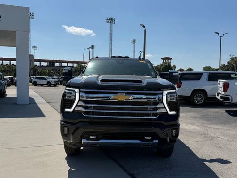 Used 2024 Chevrolet Silverado 3500 High Country w/ High Country Premium Package AWD/4WD image 3