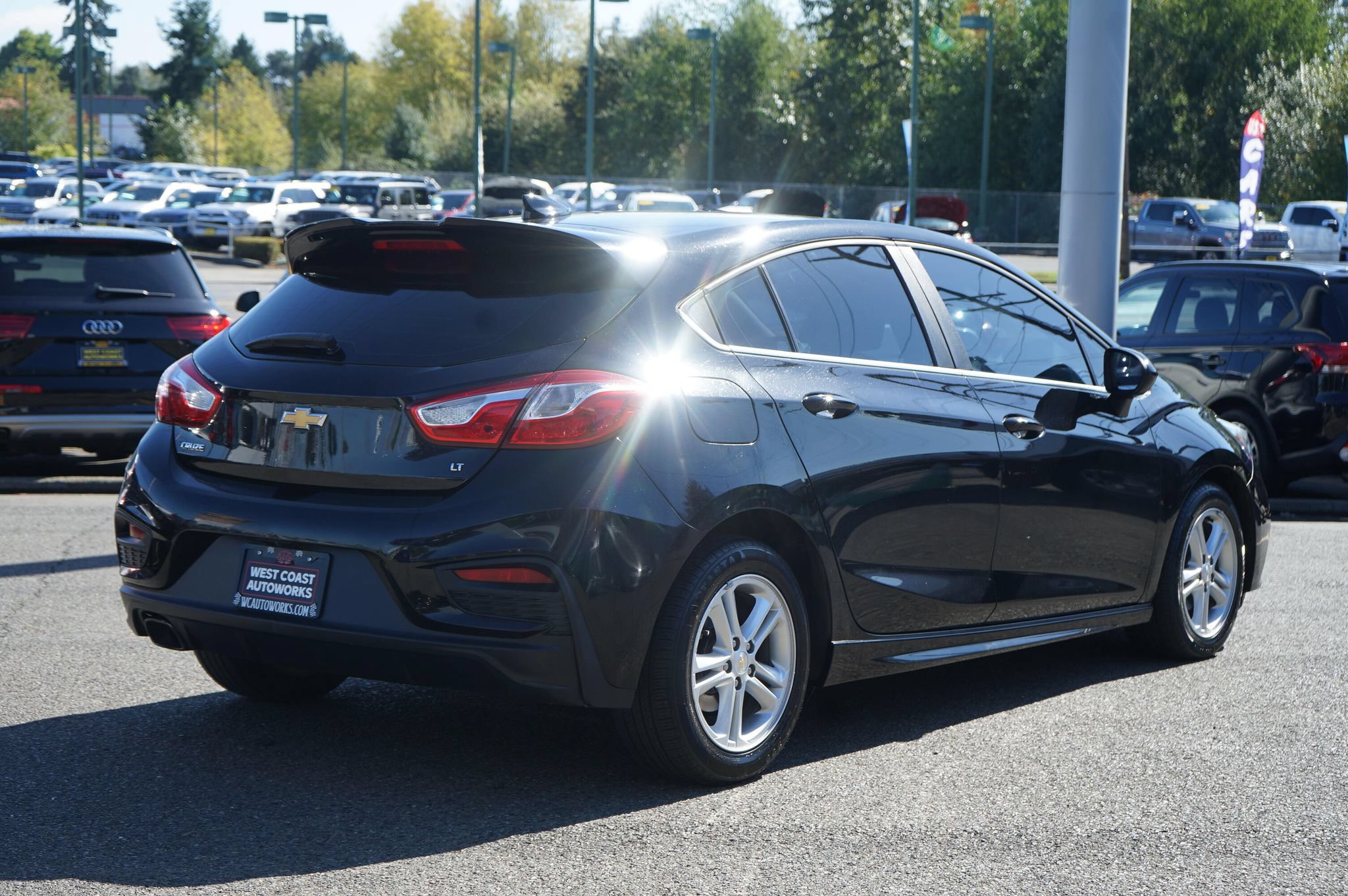 Used 2017 Chevrolet Cruze LT w/ Sun And Sound Package FWD image 5