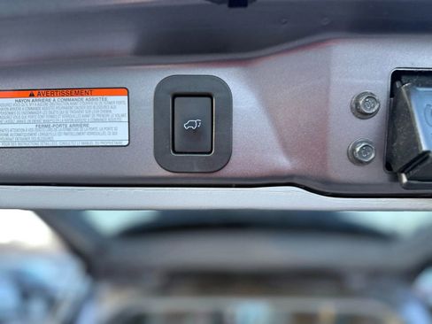 Used 2019 Toyota Sienna XLE w/ XLE Navigation Package image 14