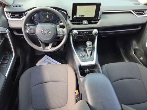 Used 2025 Toyota RAV4 LE image 8