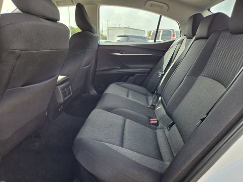 Used 2025 Toyota Camry LE w/ Convenience Package FWD image 28