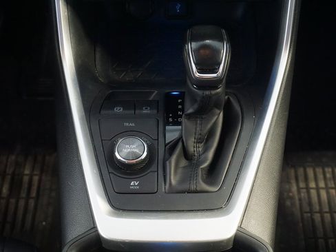 Used 2020 Toyota RAV4 XSE w/ XSE Grade Weather Package image 31