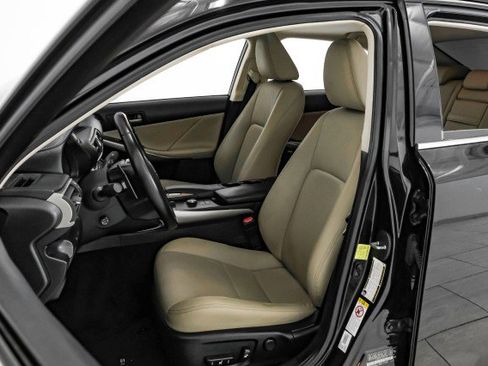 Used 2018 Lexus IS 300 AWD w/ Comfort Package image 34