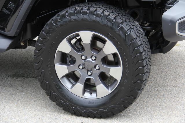 Used 2018 Jeep Wrangler Unlimited Sahara AWD/4WD image 12